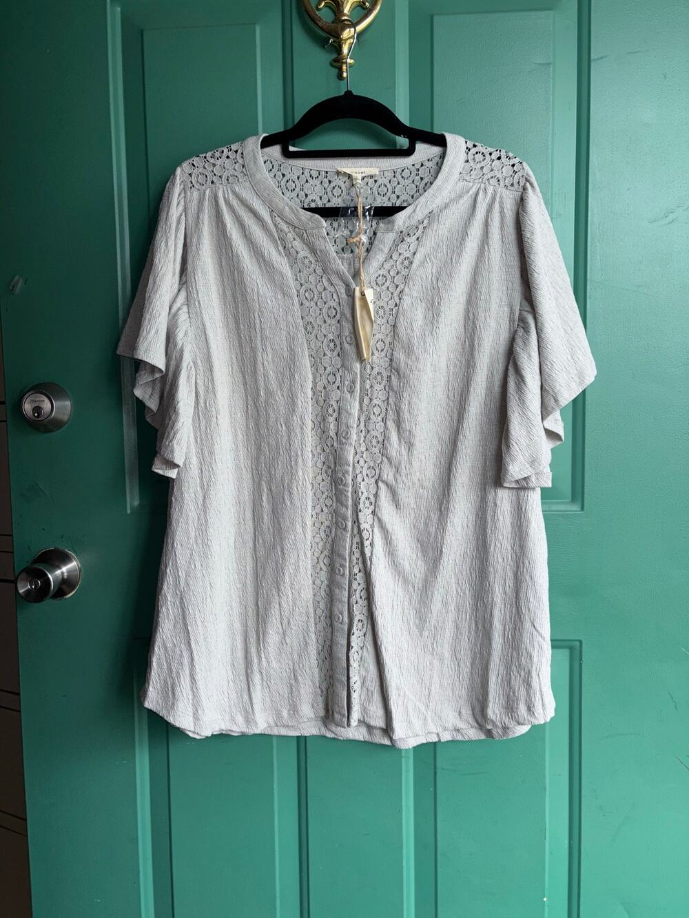 Easel large ladies gray top new